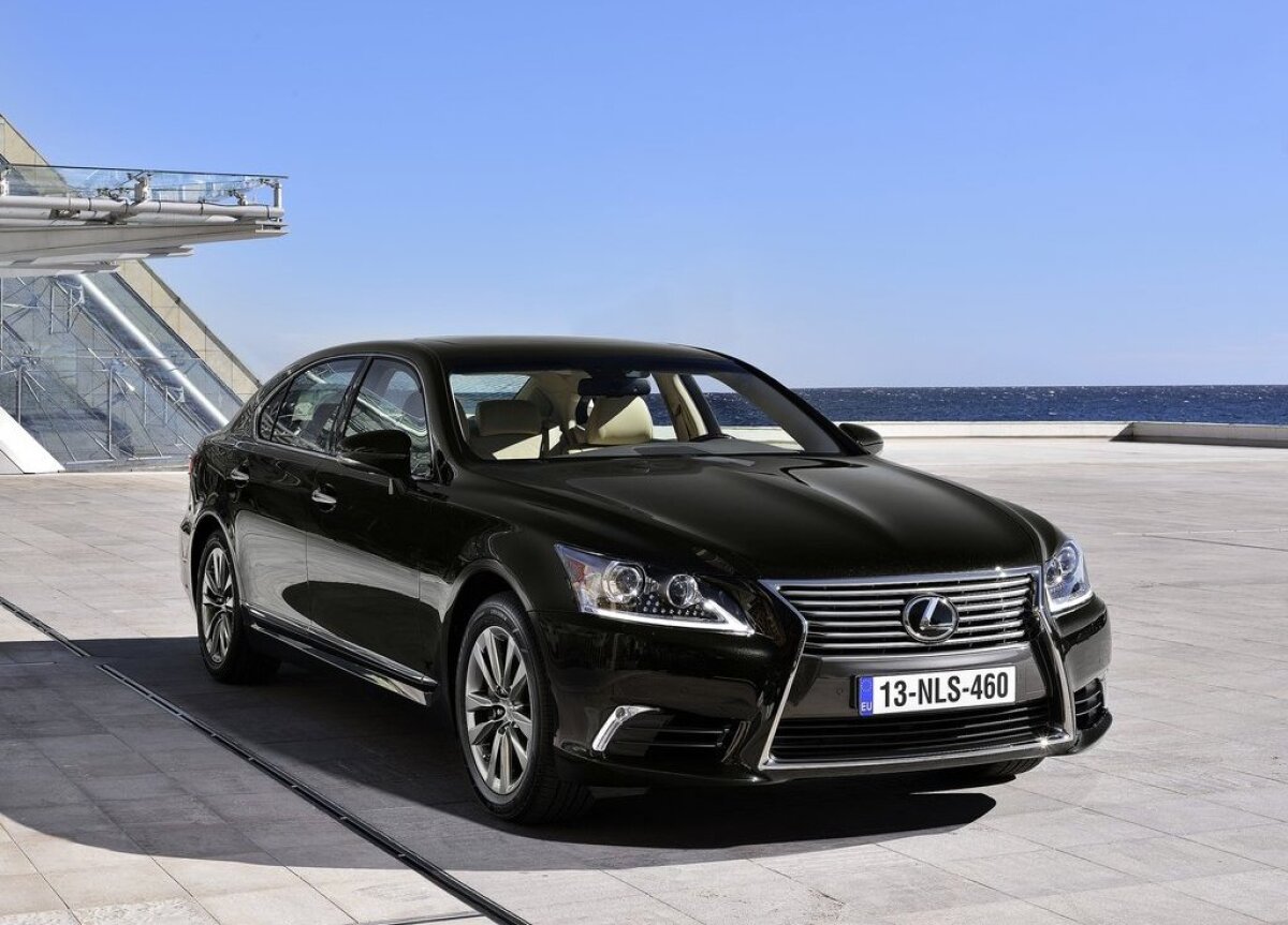 Lexus LS