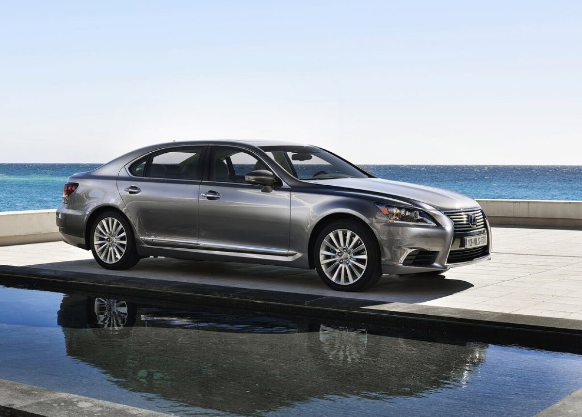 Lexus LS