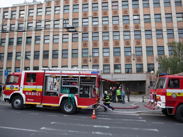 poziar, fakulta chemickej a potravinarskej technologie stu v bra