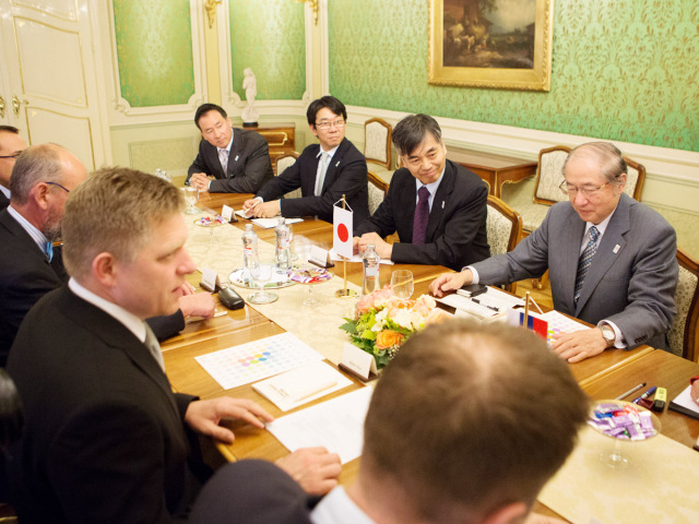 Fico, Keidanren Yorihika Kojimu, Katsuhika Yanagawu, Mitsubishi