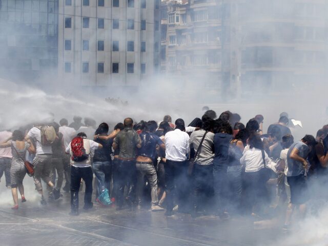 Istanbul, protesty
