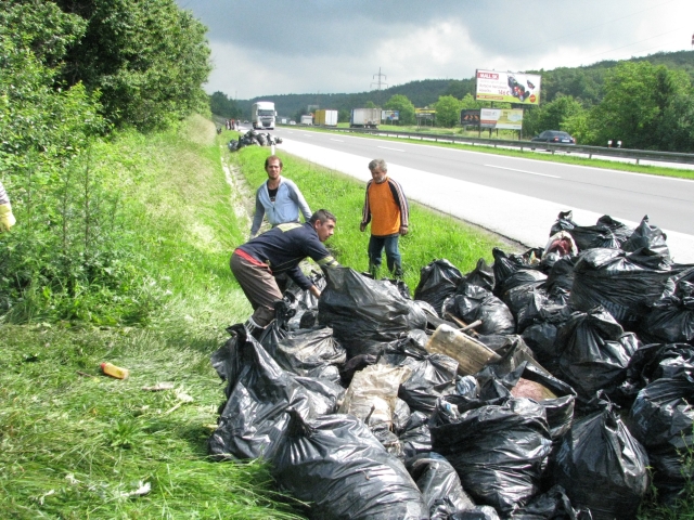 Róm, Rómovia, odpadky, diaľnica, Prešov, smeti