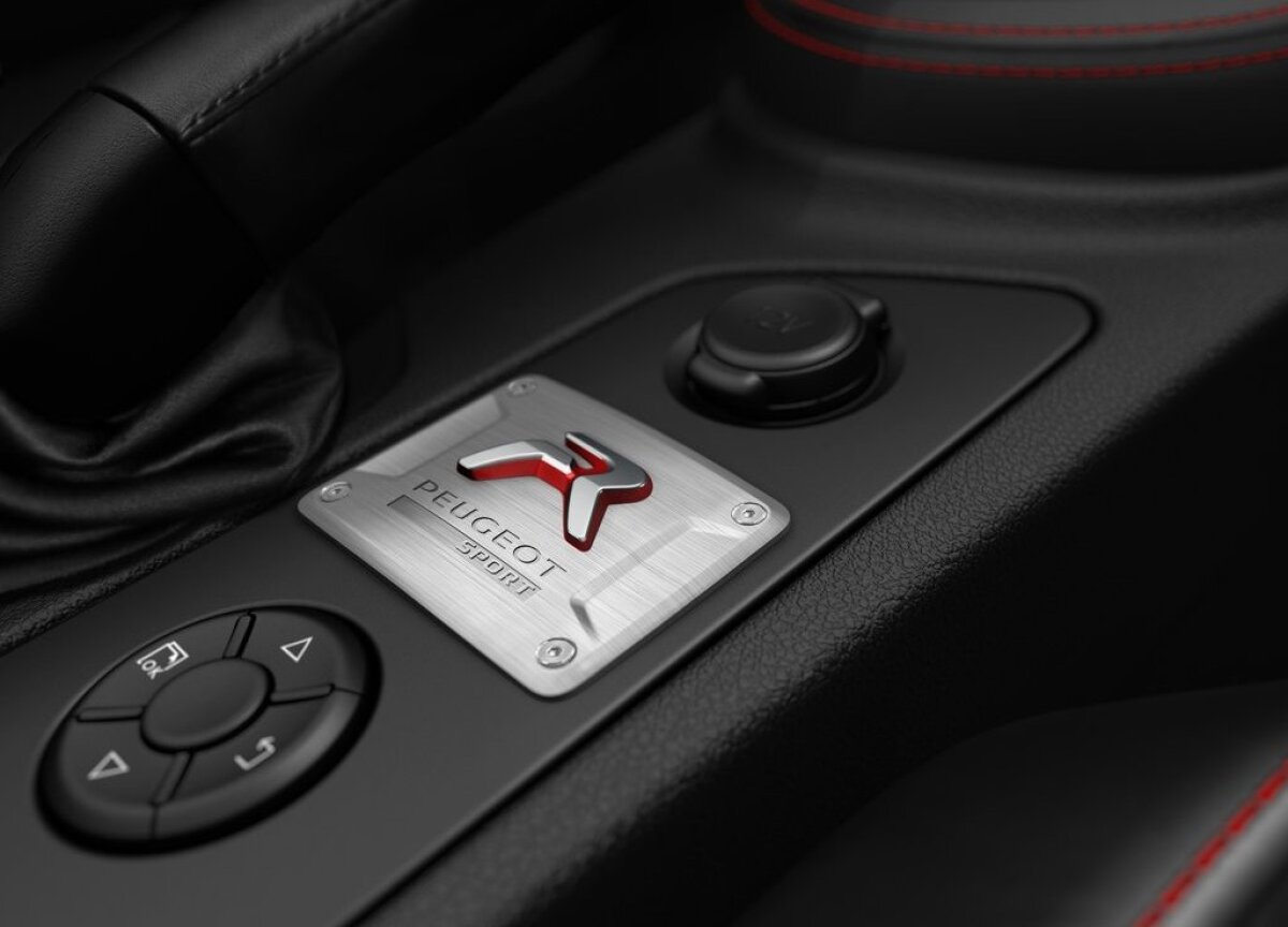 Peugeot RCZ R