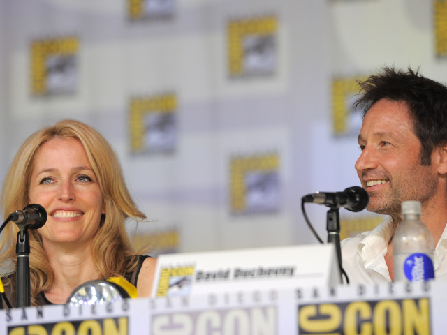 Gillian Anderson (vľavo) a jej bývalý kolega David Duchovny