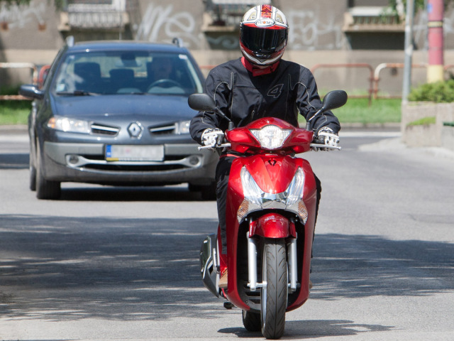 Motorka, premávka, motocykel, skúter, doprava