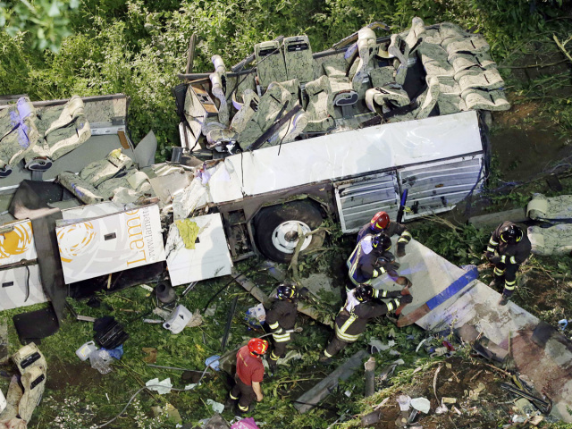 Taliansko, autobus, nehoda