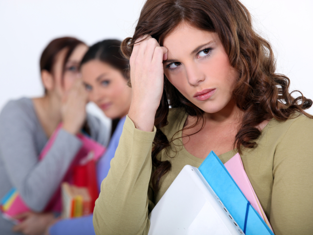 ohováranie, vzťah na pracovisku