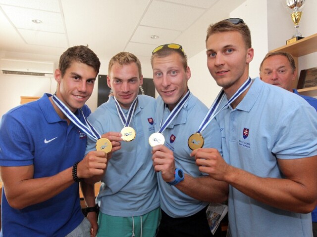 Krajčovic, Mihálek, Jakubík, Demin, štvorkajak