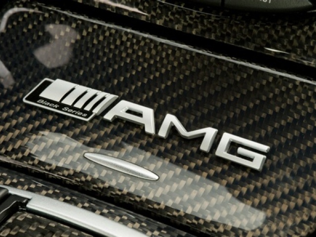 AMG - motor karbón