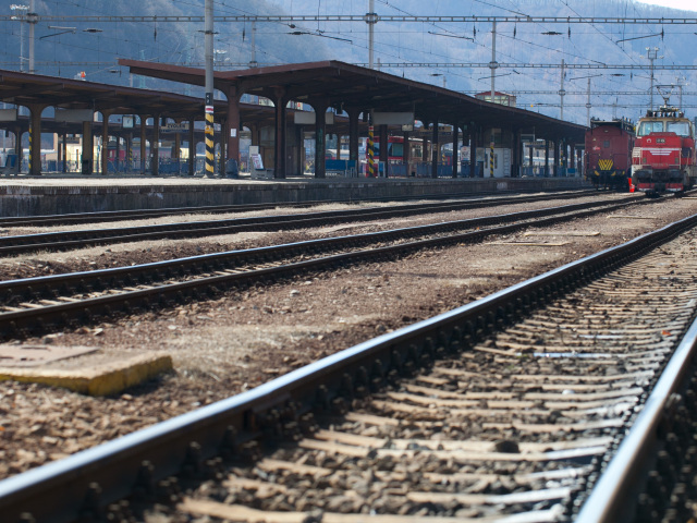 železnice, koľajnice, vlak