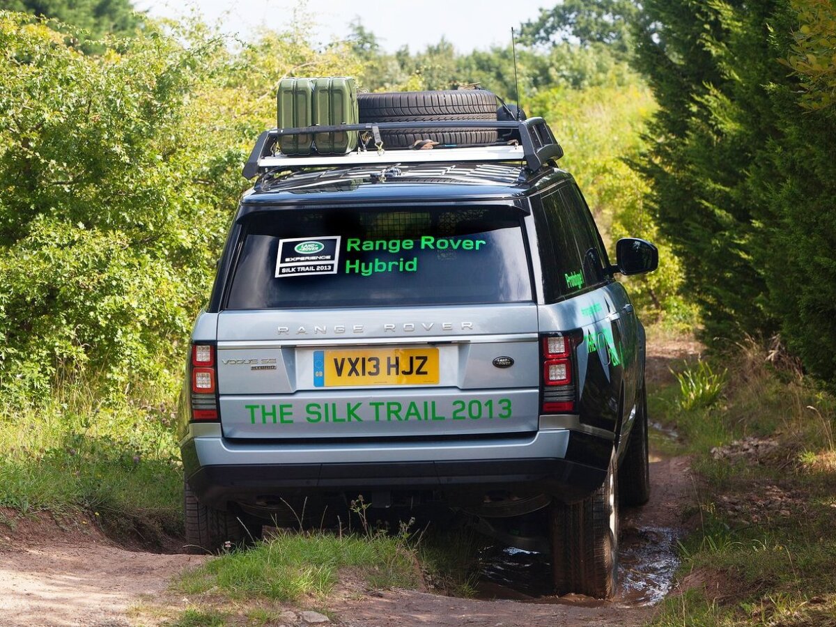Land Rover-Range Rover Hybrid 2015