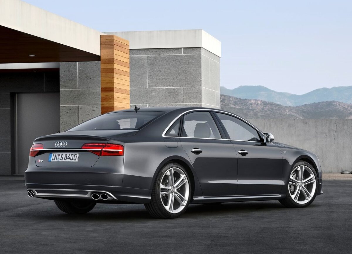 Audi-S8 2014