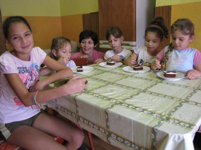 veselkovci, deti, zmrzlina, koláč