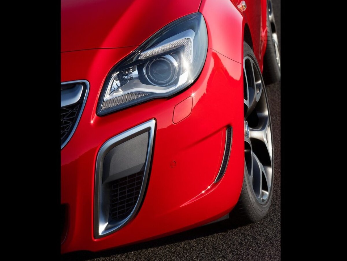 Opel-Insignia OPC Sports Tourer 2014