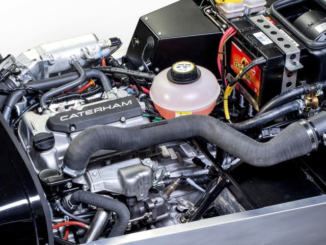 Ľahký trojvalec od Suzuki má dobre ladiť s konštrukčnou filozofiou Caterhamu založenou na nízkej hmotnosti.