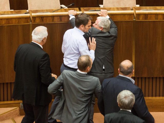 parlament, Matovič, Valocký