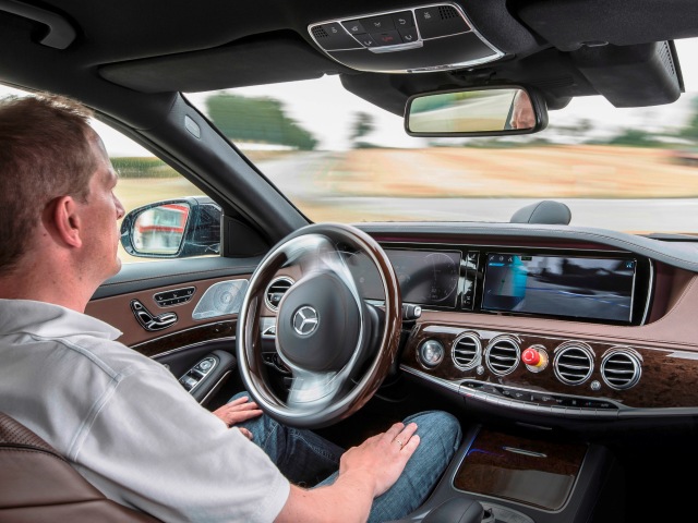 Mercedes-Benz S Intelligent Drive