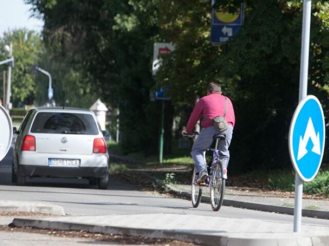 cyklista, bicyklista, bicykel, cesta, ezpeÄnosÅ¥ na cestÃ¡ch