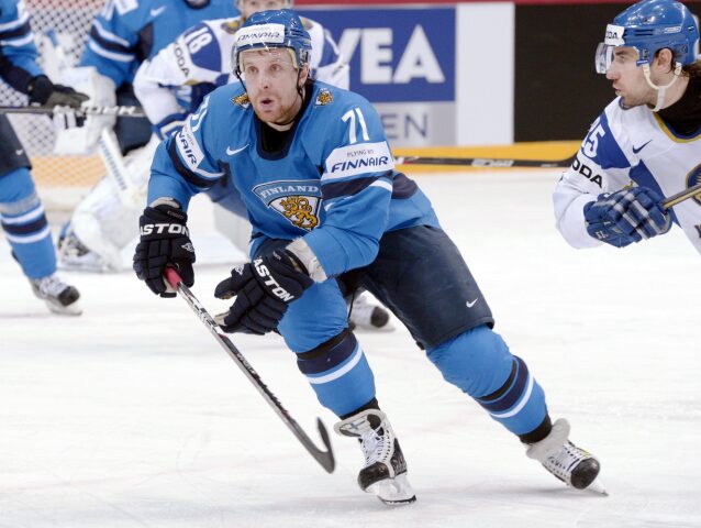 Leo Komarov