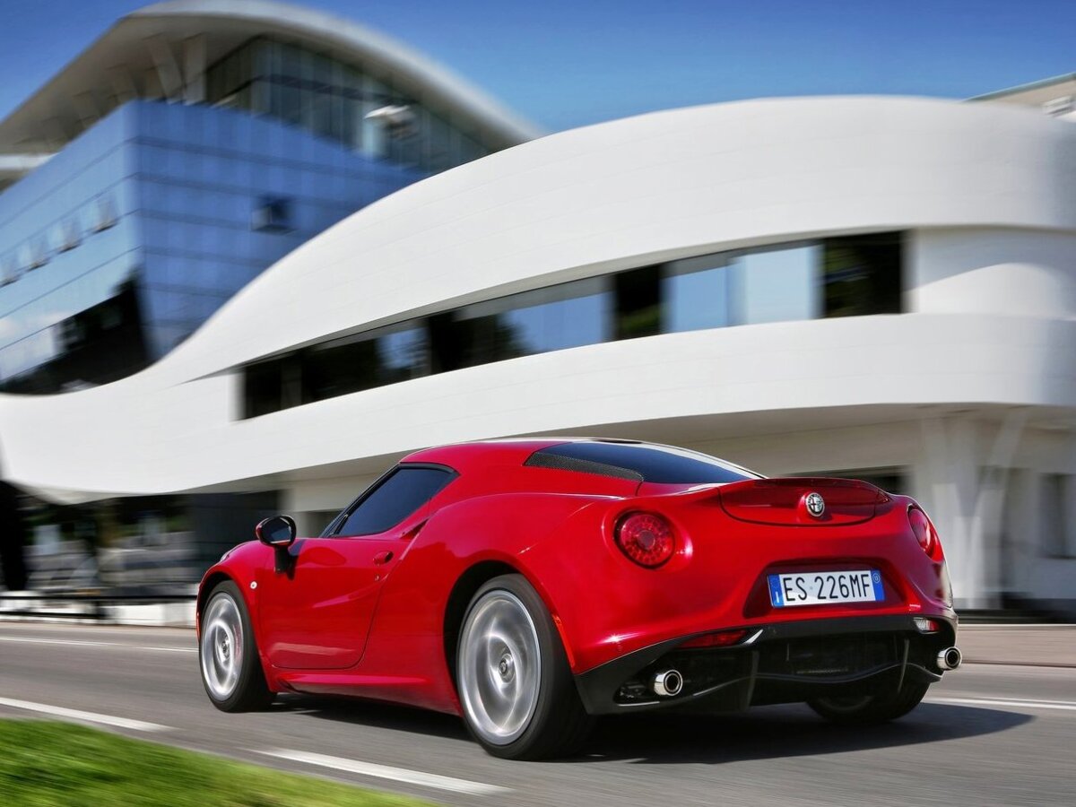 Alfa Romeo-4C 2014