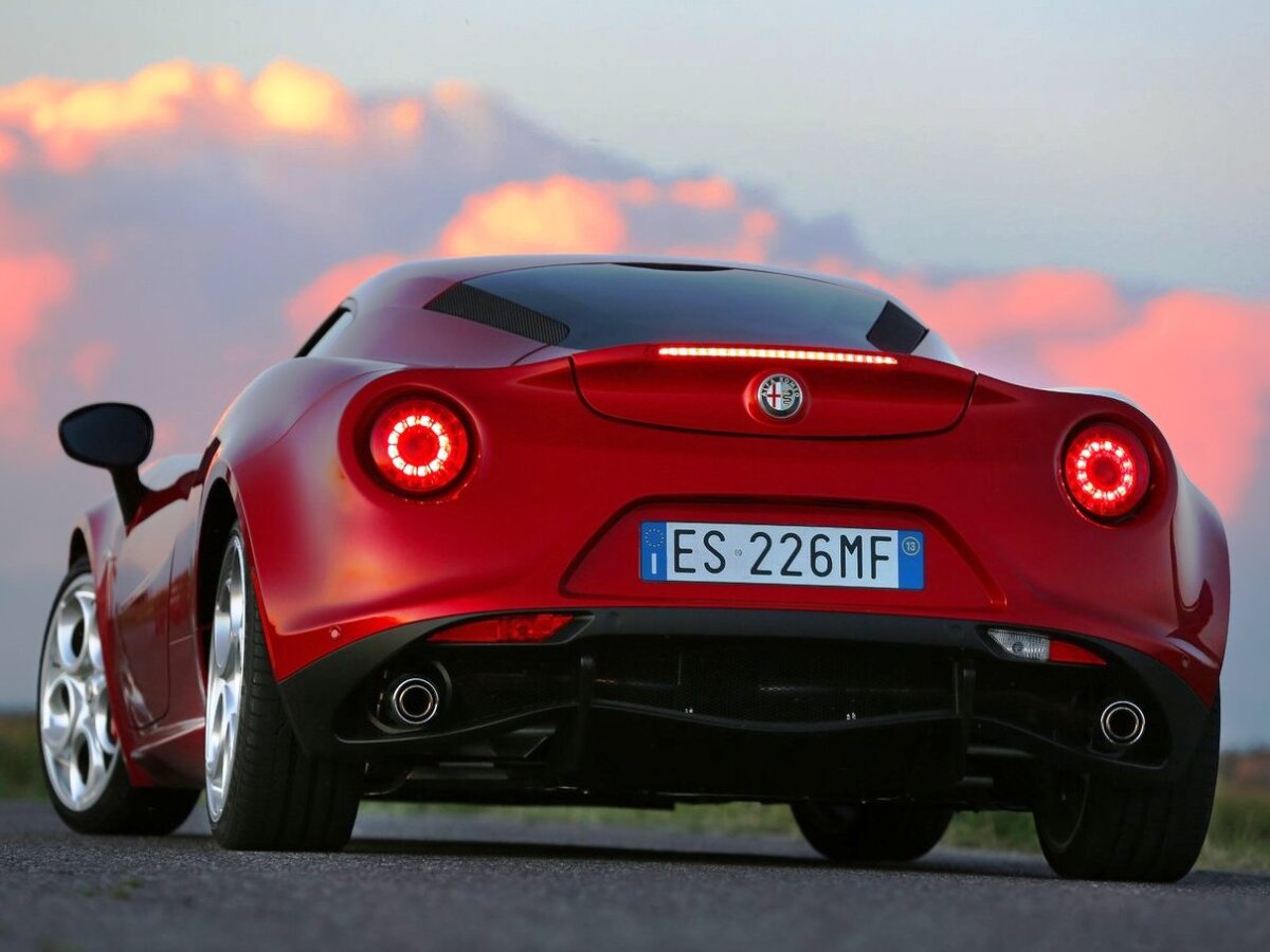 Alfa Romeo-4C 2014