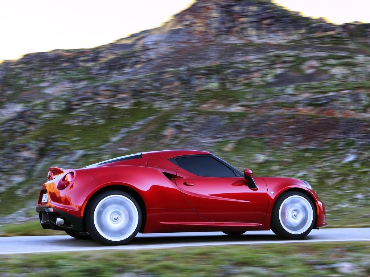 Alfa Romeo-4C 2014