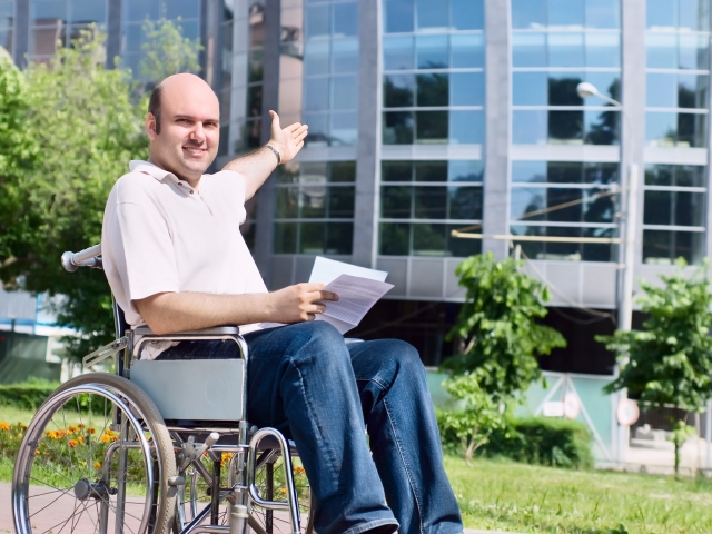 postihnutý, invalid, invalidný, dôchodok, úraz