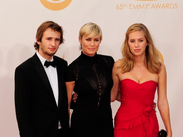 Dylan Penn, Robin Wright