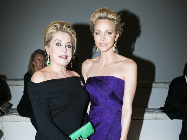 Catherine Deneuve (vľavo) a monacká princezná Charlene