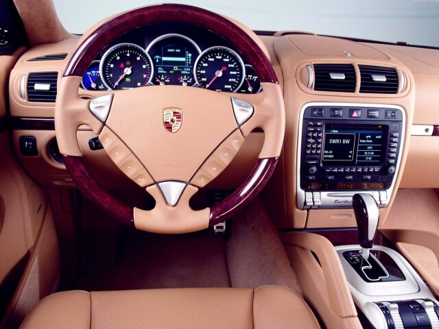 Porsche-Cayenne Turbo S