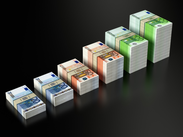 peniaze, sporenie, vkaldy, investovanie, investícia, úrok, úroky