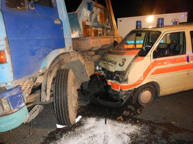 SR Trnava nehoda sanitka nákladné auto TTX