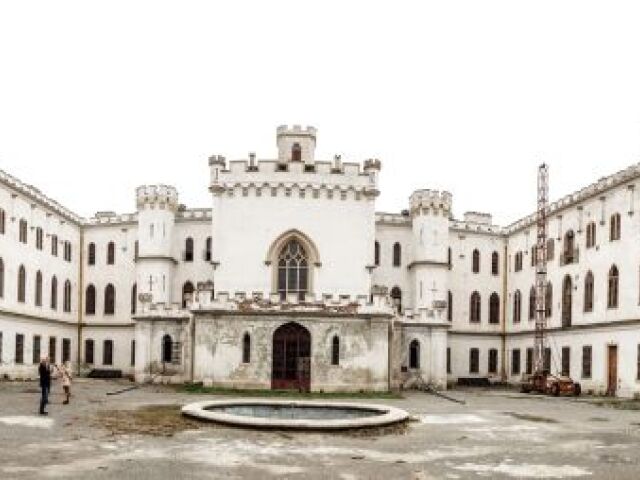 Kaštieľ, Rusovce