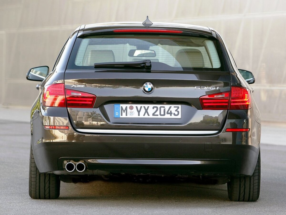 BMW-5-Series Touring 2014
