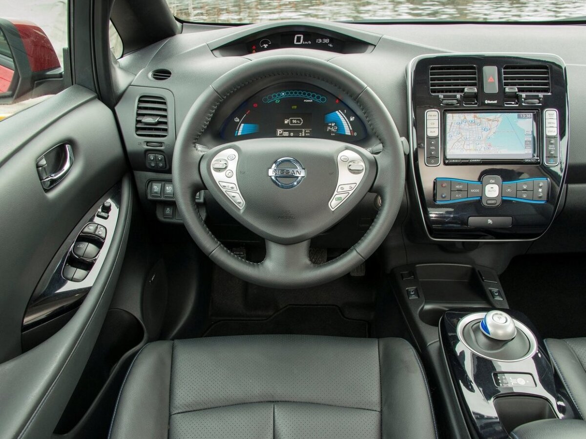 Nissan-Leaf 2014