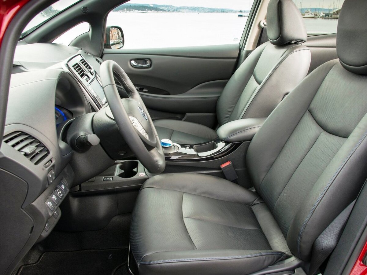 Nissan-Leaf 2014