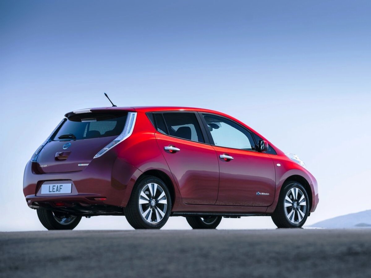 Nissan-Leaf 2014