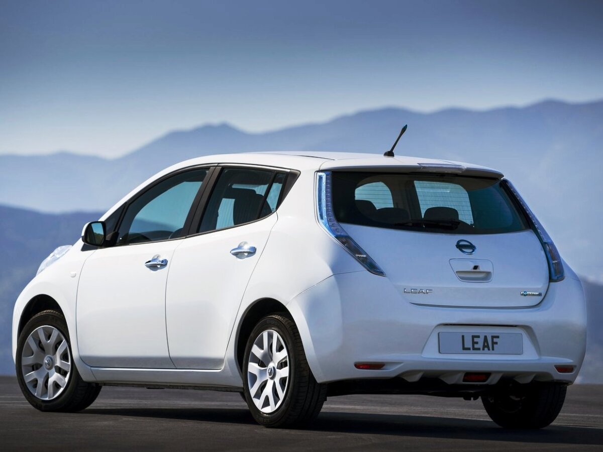Nissan-Leaf 2014