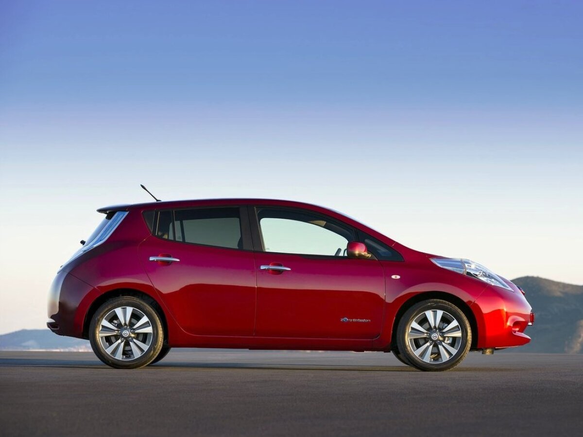 Nissan-Leaf 2014