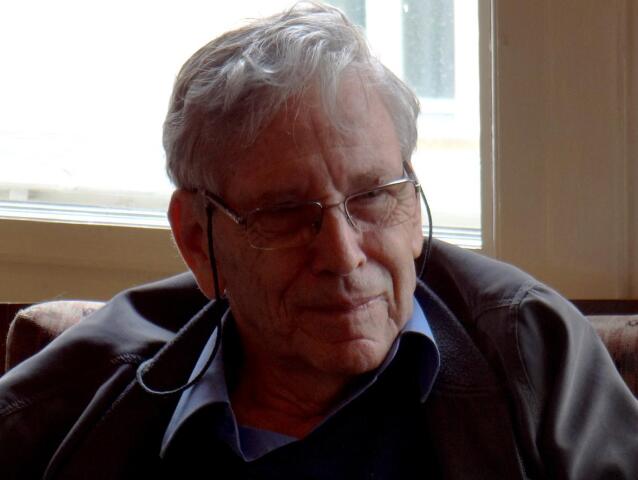 Amos Oz