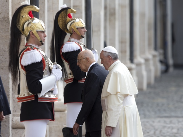 František, Napolitano, pápež