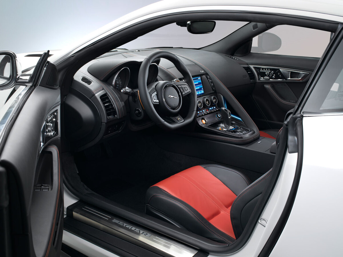 Jaguar F-Type Coupé 2014