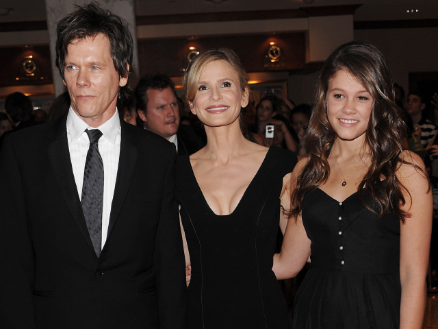 Herecký pár Kevin Bacon a Kyra Sedgwick s dcérou Sosie Baconovou na snímke z roku 2009. 