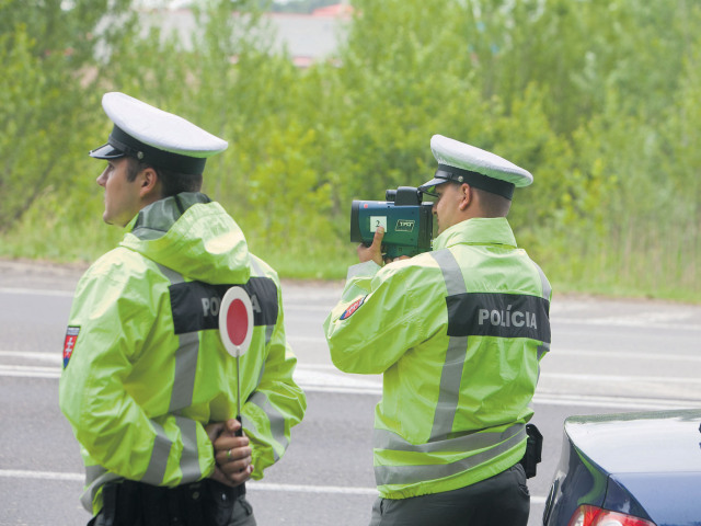 polícia, radar, doprava, meranie rýchlosti, ôpolicajti