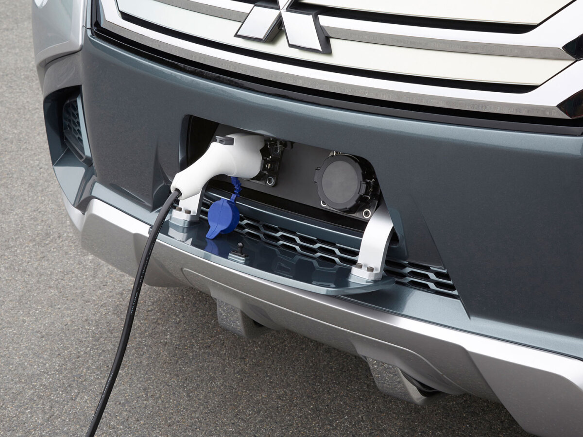 Mitsubishi GC-PHEV Concept