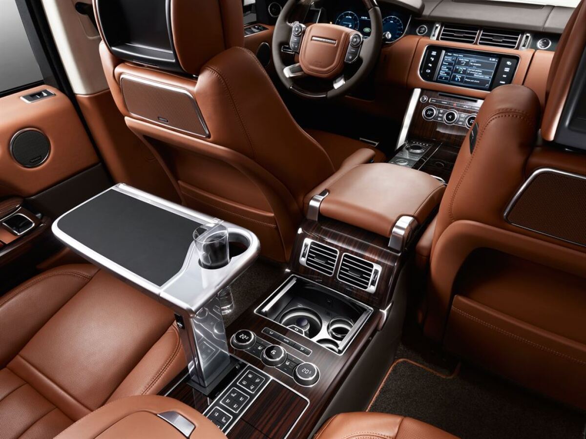 RR AB Black Interior 03 Low Res INZERCIA