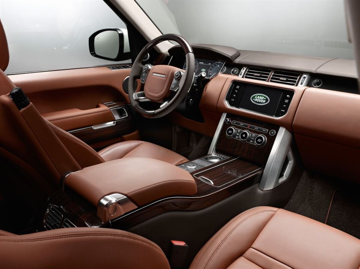 RR AB Black Interior 02 Low Res INZERCIA