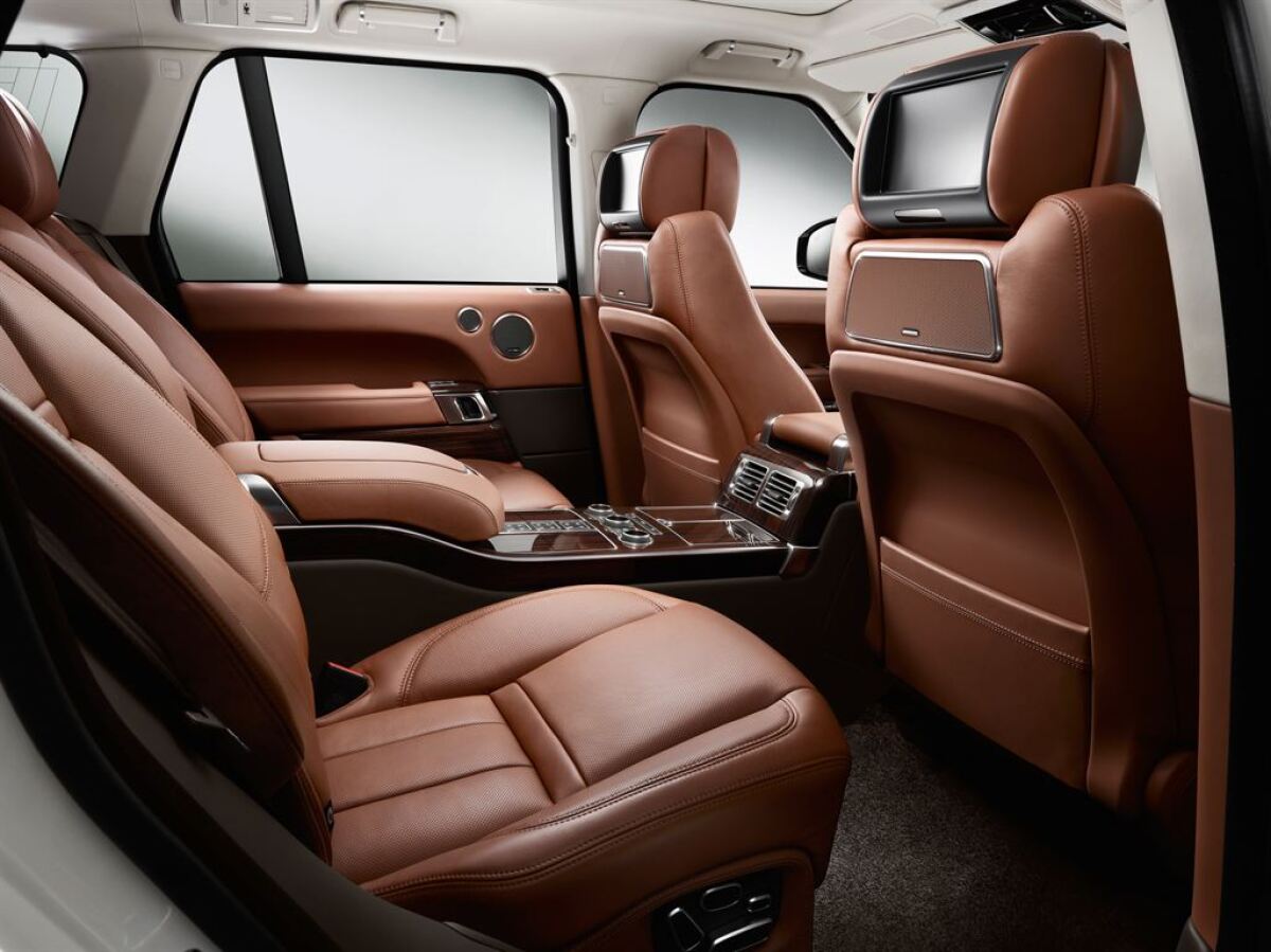 RR AB Black Interior 01 Low Res INZERCIA