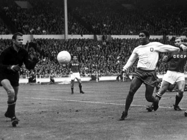 Eusébio, Lev Jašin