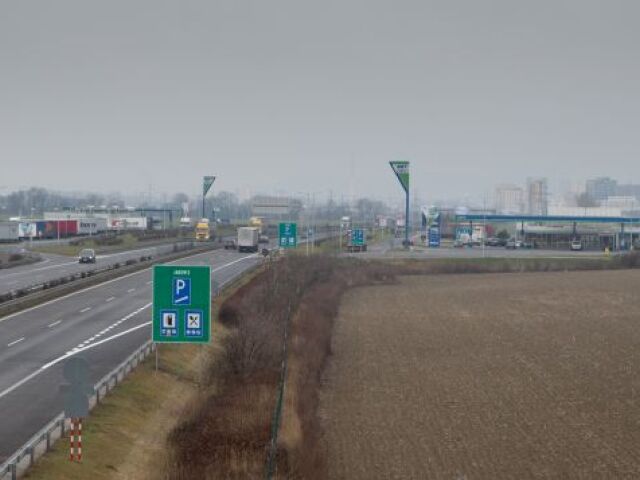 Metropolis, Jarovce